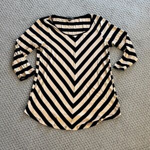 Cable & Gauge Chevron Striped Long Sleeve Top - Black and Cream
